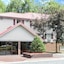 Super 8 By Wyndham Waldorf