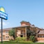 Days Inn & Suites By Wyndham Wichita