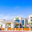 Holiday Inn Express & Suites Eureka By Ihg