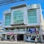 Holiday Suites Business District (Empire Suites Hotel)