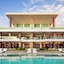 Under The Stars Luxury Apartments