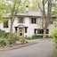 Oakhurst Inn