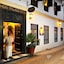 Dhow Palace Hotel