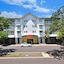 Metro Advance Apartments & Hotel