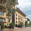 Mackinnon Suites