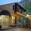 Elysium Gallery Hotel