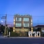 Kroque Boutique & Bistro
