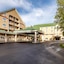 Grand Summit Hotel