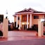 Oak Plaza Hotel - East Legon