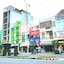 Honey Hotel
