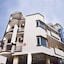 Oyo 10239 Holiday Inn Paradise