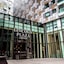 Lincoln Plaza London Curio Collection By Hilton