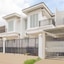 Oyo 3512 Golden White House