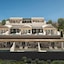 Nēro Light-Filled Suites